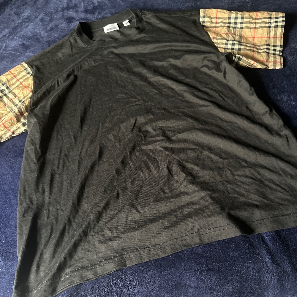 Burberry t shirt